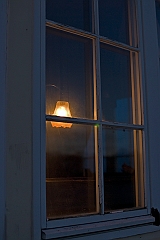 Fenster und Lampe